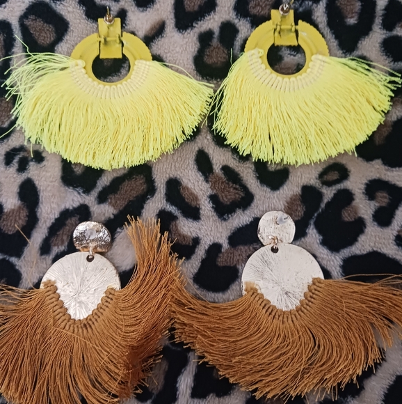 Bundle of Women Yellow fashion tassel earrings - Picture 4 of 5